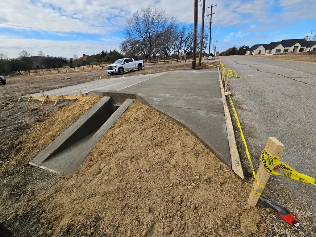 Culvert headwall at a driveway approach